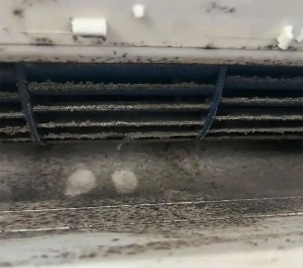 裕民空调吹的风有股烧焦味是怎么回事